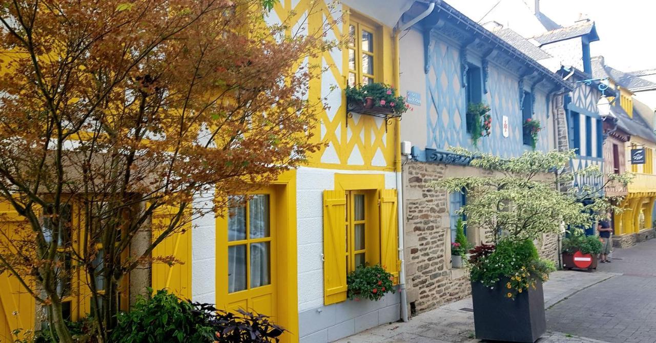Le Vieux Moulin Gites - Detached Cottage With Garden Views And Pool Guegon Exterior foto
