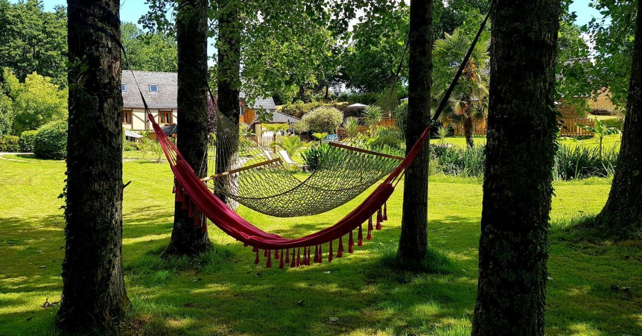 Le Vieux Moulin Gites - Detached Cottage With Garden Views And Pool Guegon Exterior foto
